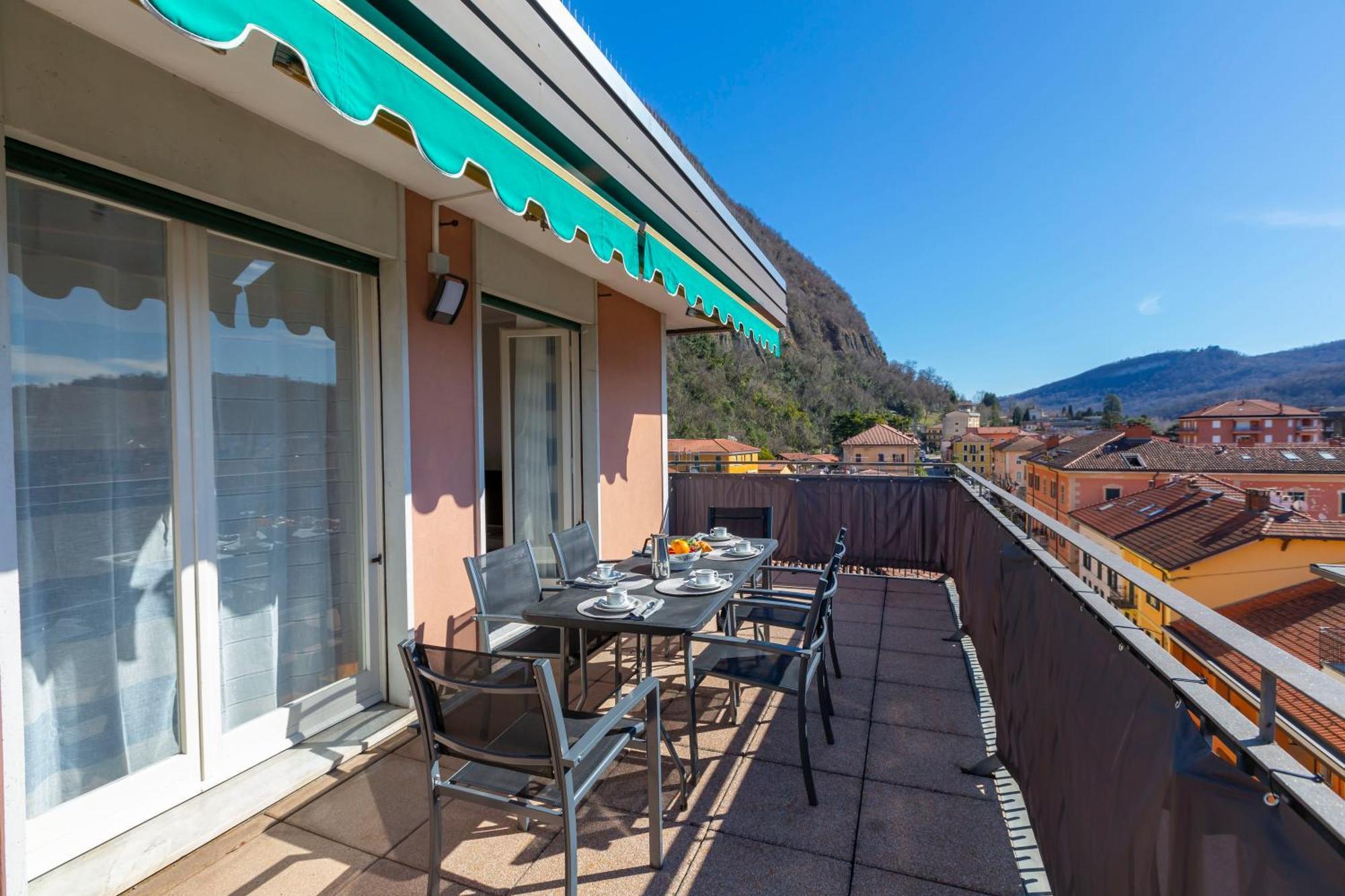 Appartamento Il Golfo Lake View - Happy Rentals Лавено Екстер'єр фото